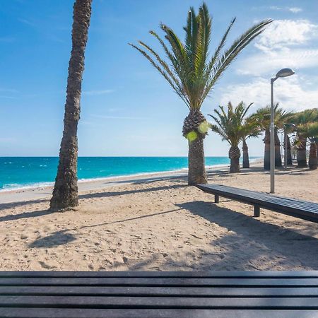 Homeholidaysrentals Atico Ocean Pineda De Mar Exterior foto